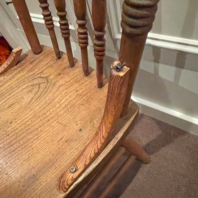 Solid wood oak Pressback chair in need of TLC - fixing - photo 5