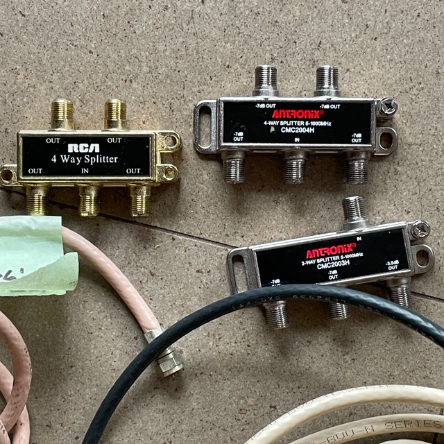 Coaxial Cable and cable splitters - Various lengths - photo 2