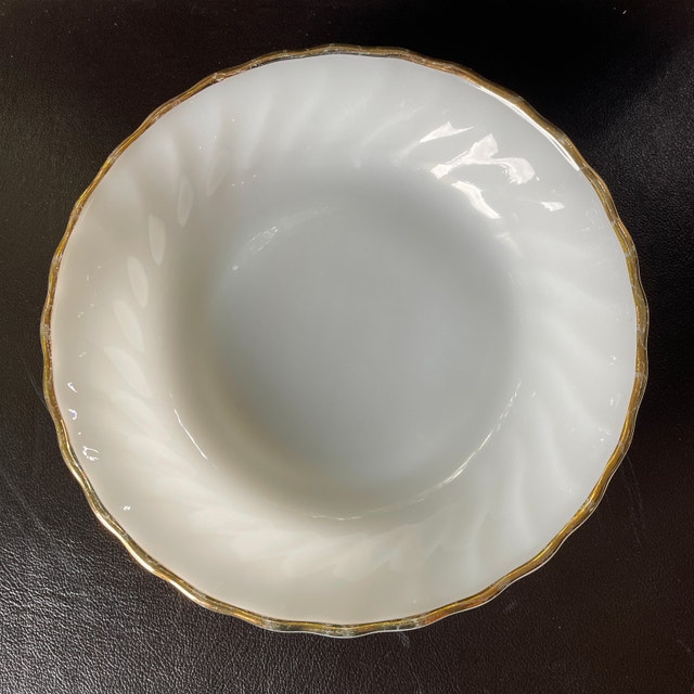 Anchor Hocking Fire King White Milk Glass Bowl Gold Trim 7.5"