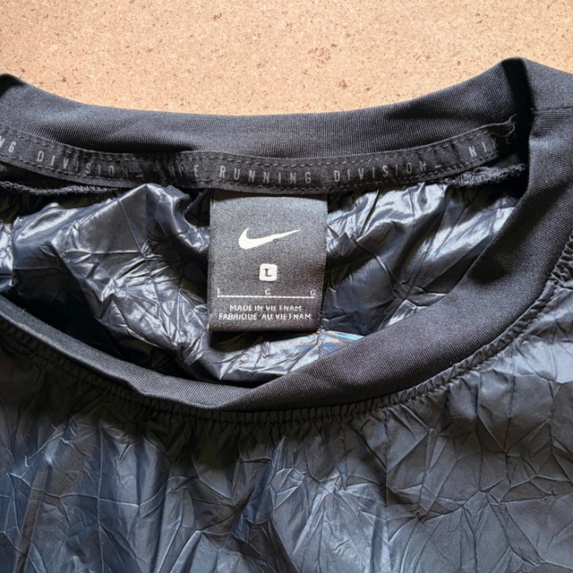 NIKE Running Division Woman's Black Water Repellent Top-Large - photo 5