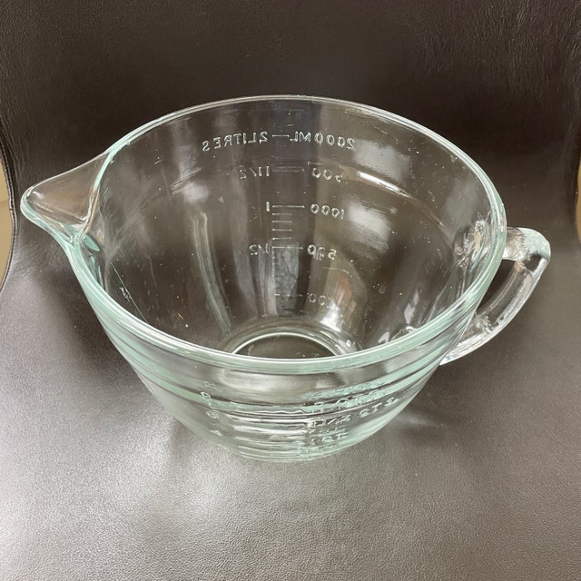 Vintage FireKing Anchor Hocking 8 Cup Glass Measuring Cup - photo 2