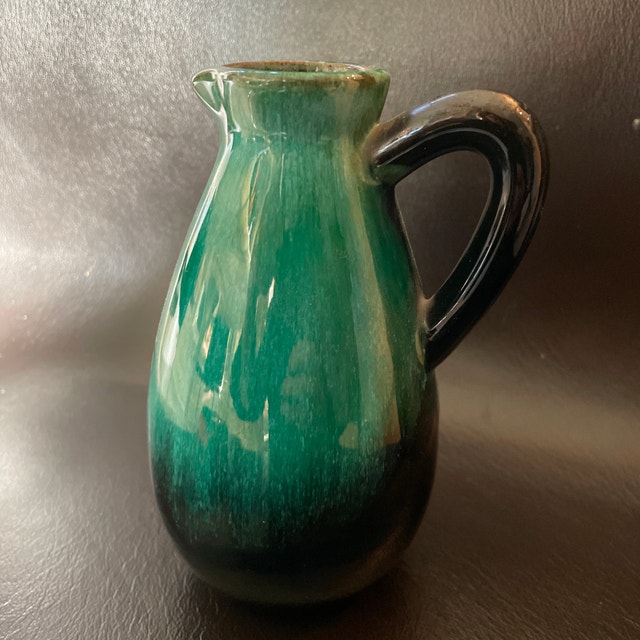 Vintage Blue Mountain Pottery Green Glaze Small Pitcher/Vase - photo 3