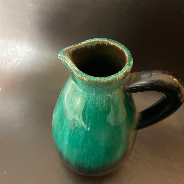 Vintage Blue Mountain Pottery Green Glaze Small Pitcher/Vase - photo 4