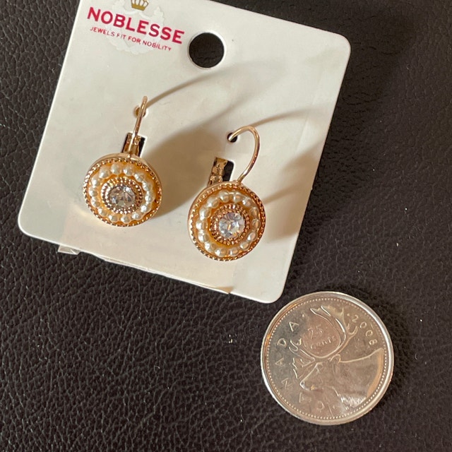NEW Gold Ivory Pearl & Rhinestone Circle Leverback Drop Earrings - photo 5