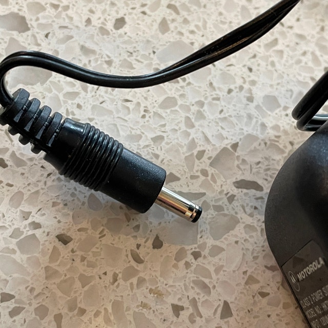 Motorola HKTN4003A power adapter charger - photo 2