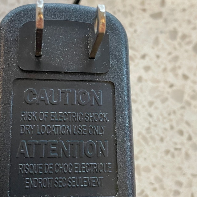 Motorola HKTN4003A power adapter charger - photo 4