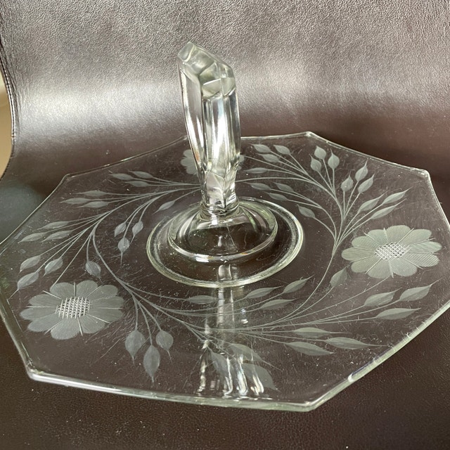 Vintage Octagon Etched Glass Platter/Tray w/ Center Handle - photo 4