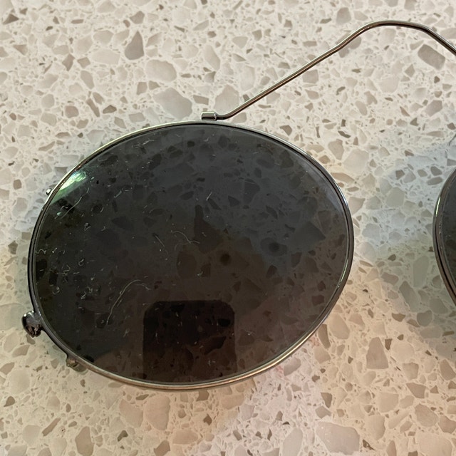 Vintage Clip on sunglasses. Gently used. - photo 2