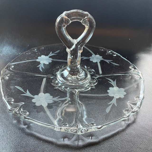 Vintage Indiana Depression Glass Centre Handle Etched Platter