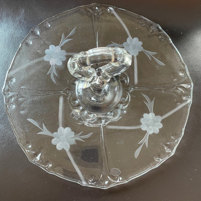 Vintage Indiana Depression Glass Centre Handle Etched Platter - photo 2
