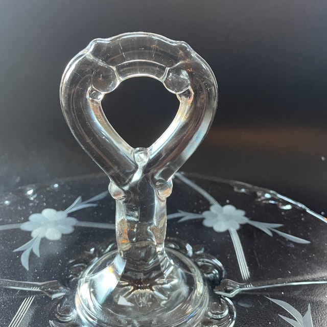 Vintage Indiana Depression Glass Centre Handle Etched Platter - photo 4