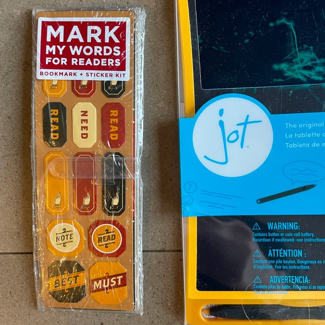 Selling a bunch of great loot bag items -$2 each - photo 4