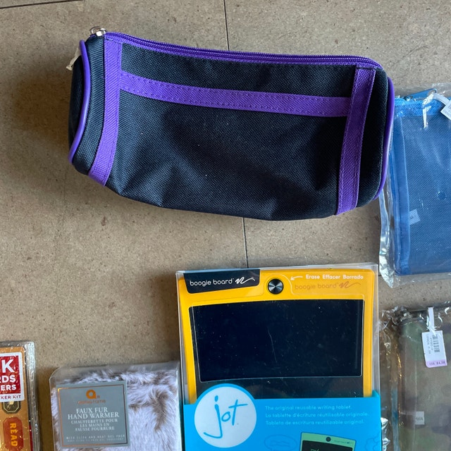 Selling a bunch of great loot bag items -$2 each - photo 5
