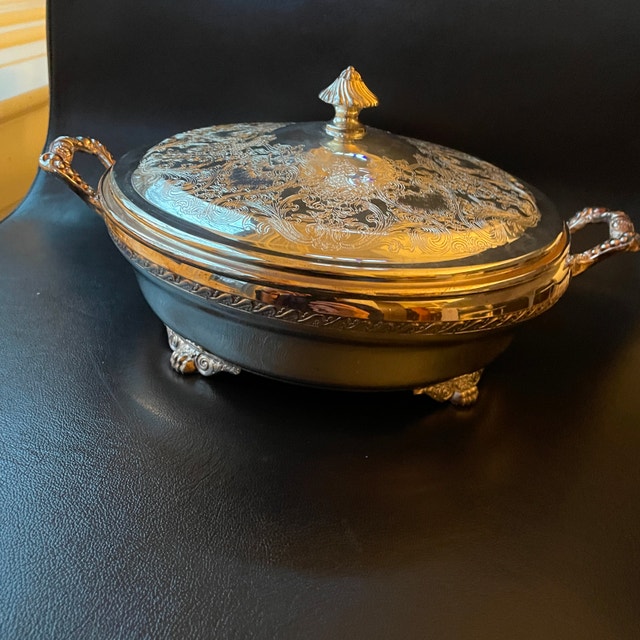 Vintage WM Rogers Silverplate Covered Serving Bowl w/ Pyrex - photo 2