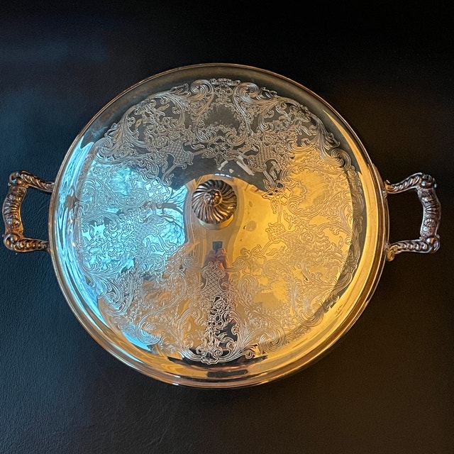 Vintage WM Rogers Silverplate Covered Serving Bowl w/ Pyrex - photo 4