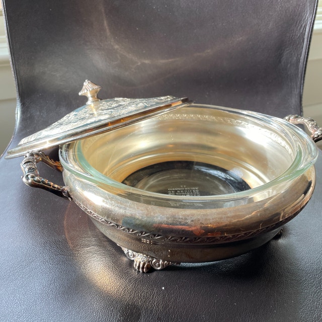 Vintage WM Rogers Silverplate Covered Serving Bowl w/ Pyrex - photo 5