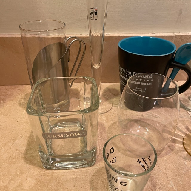 Lot of 8 assorted glasses and mugs - photo 2