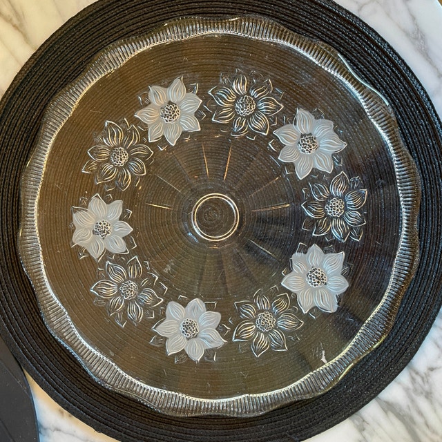 Vintage 50s depression glass cake serving platter w poinsettias