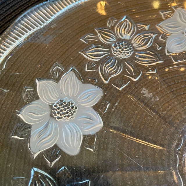 Vintage 50s depression glass cake serving platter w poinsettias - photo 2