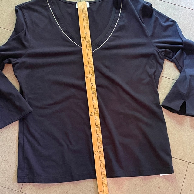 Gerry Weber Woman's Vneck jersey top with silver detail - Size 8 - photo 4