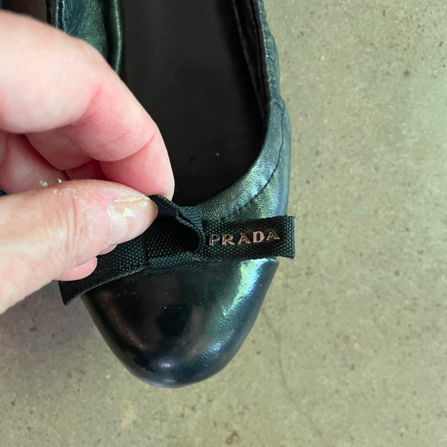 Prada Black Patent Leather Scrunch Ballet Flats Size 36 - photo 2
