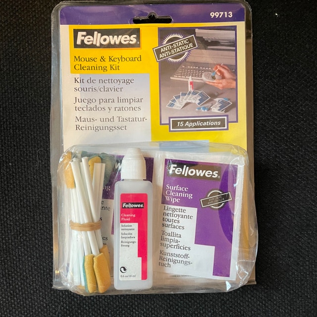Fellowes Computer Mouse and Keyboard Cleaning Kit Model 99713
