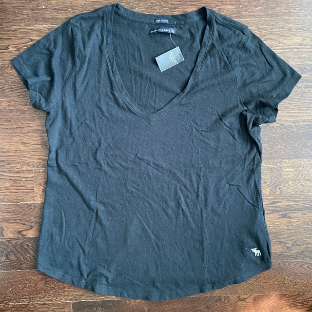 NWT Abercrombie & Fitch Black Vneck Woman's cotton Tshirt-XL
