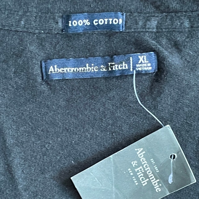 NWT Abercrombie & Fitch Black Vneck Woman's cotton Tshirt-XL - photo 2
