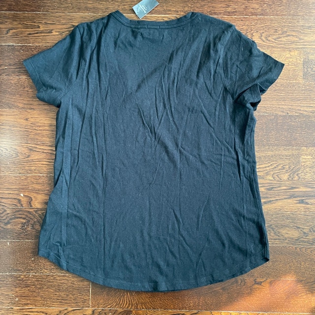 NWT Abercrombie & Fitch Black Vneck Woman's cotton Tshirt-XL - photo 3