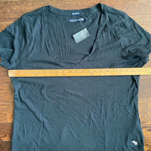 NWT Abercrombie & Fitch Black Vneck Woman's cotton Tshirt-XL - photo 5