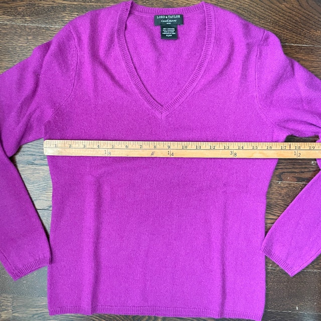 Lord & Taylor purple V-neck 100% Cashmere Sweater-Small Petite - photo 4