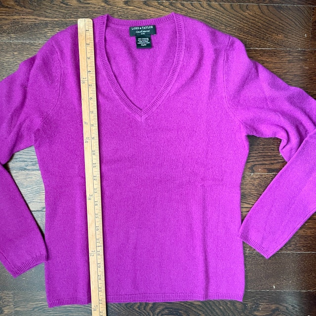 Lord & Taylor purple V-neck 100% Cashmere Sweater-Small Petite - photo 5