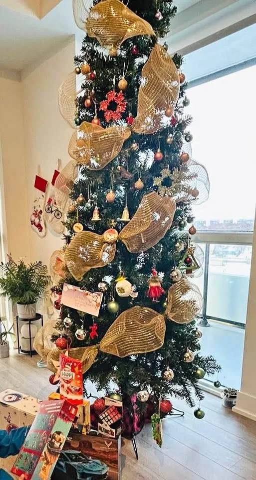 8.5ft Christmas Tree 🎄 includes all decor