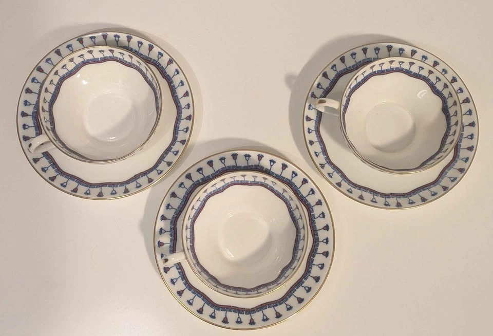 1901 Royal Doulton E298 Tea Cup and Saucer Set (3) - photo 2