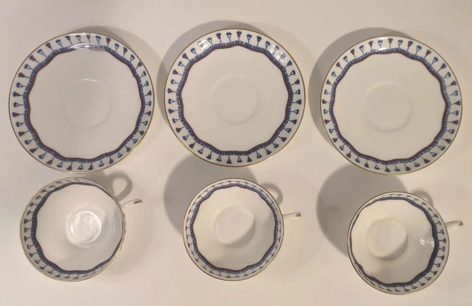 1901 Royal Doulton E298 Tea Cup and Saucer Set (3) - photo 3