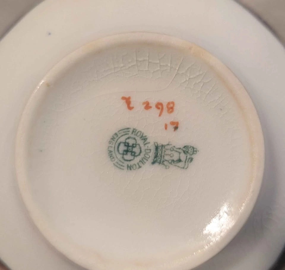 1901 Royal Doulton E298 Tea Cup and Saucer Set (3) - photo 5