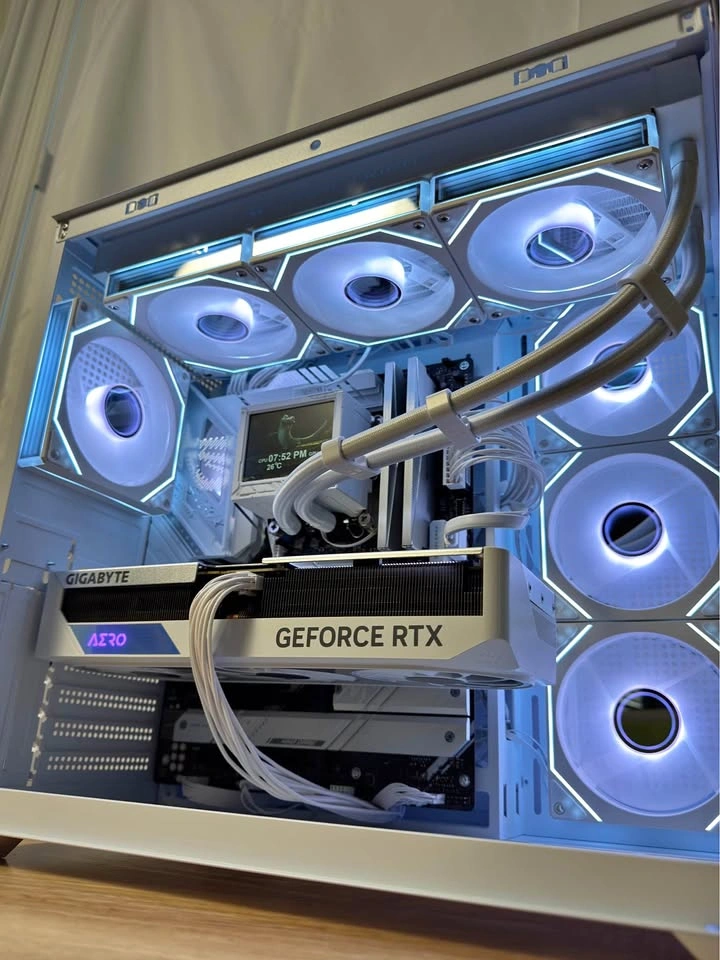 i9-14900K | RTX 4070 Aero | 32GB DDR5 | 2TB SSD - White PC
