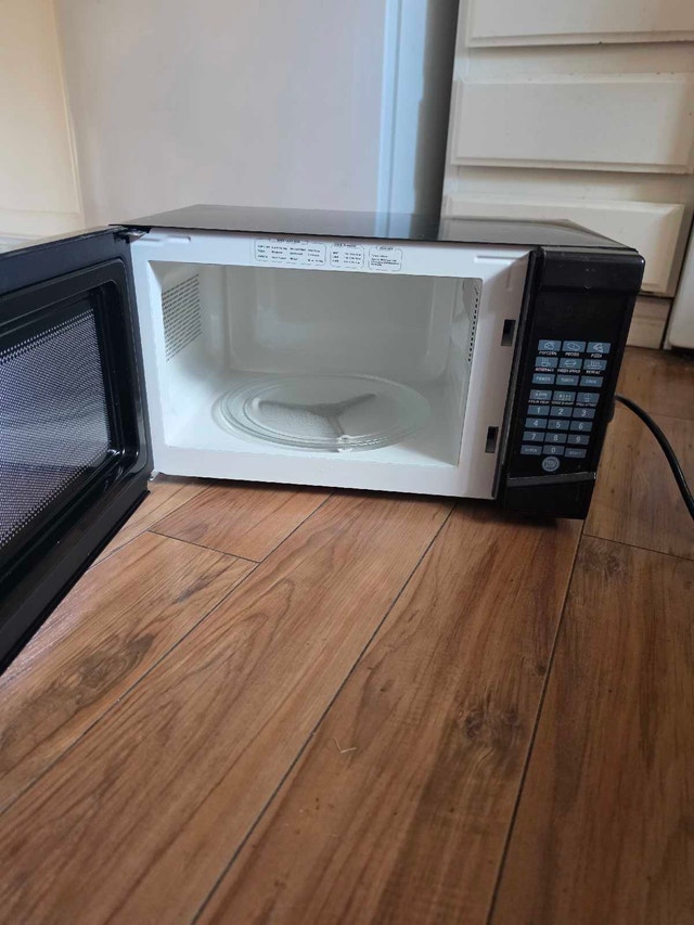 Used microwave - photo 2