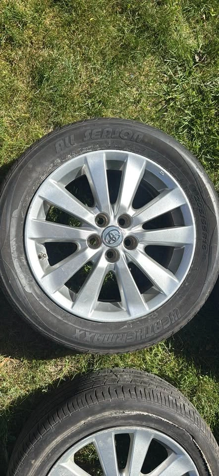 Toyota Corolla OEM rims - photo 3
