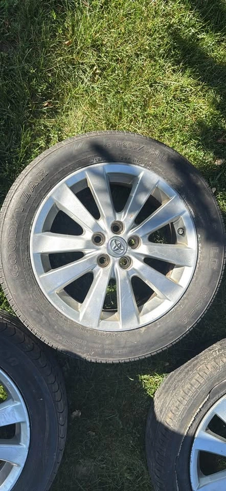 Toyota Corolla OEM rims - photo 5