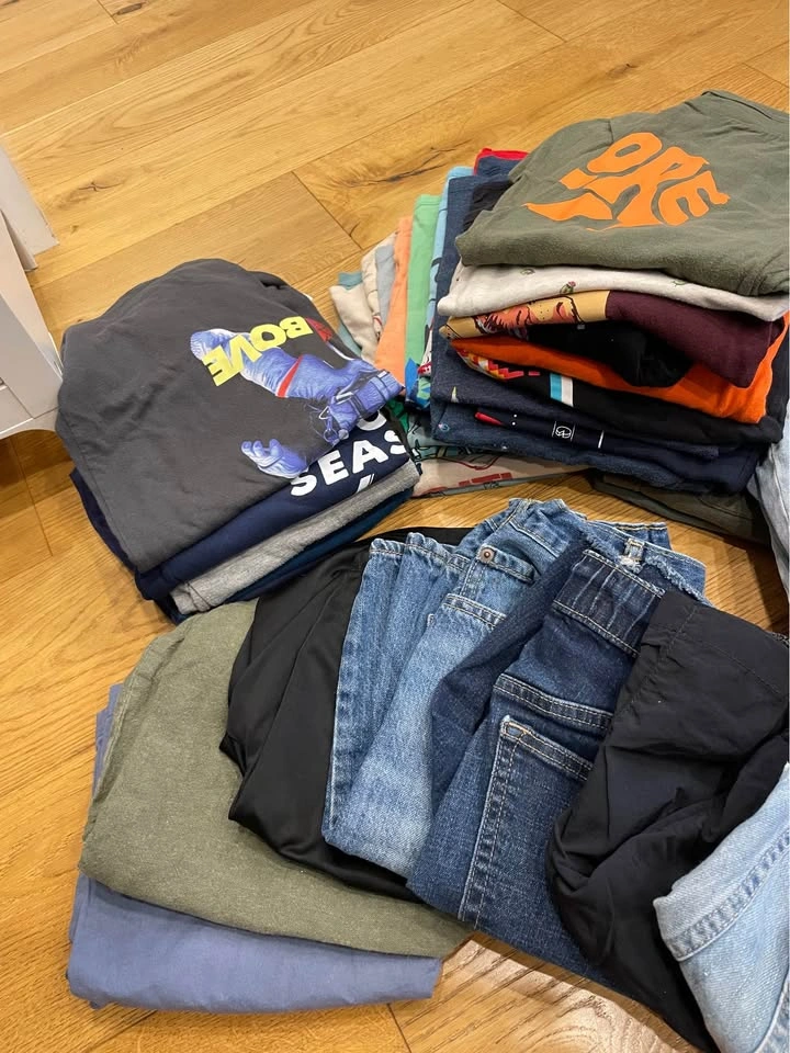 Big garbage bag of boys clothing - photo 2