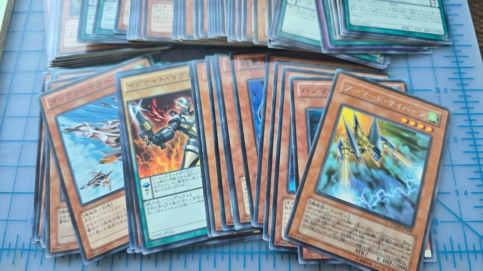 Yu-Gi-Oh! Card Lot and Beckett Collector Magazine - photo 4