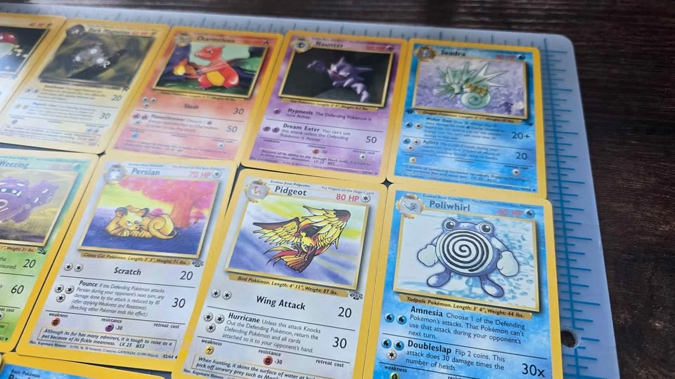 Vintage Pokemon Card Lot - Wizards of the Coast - photo 2