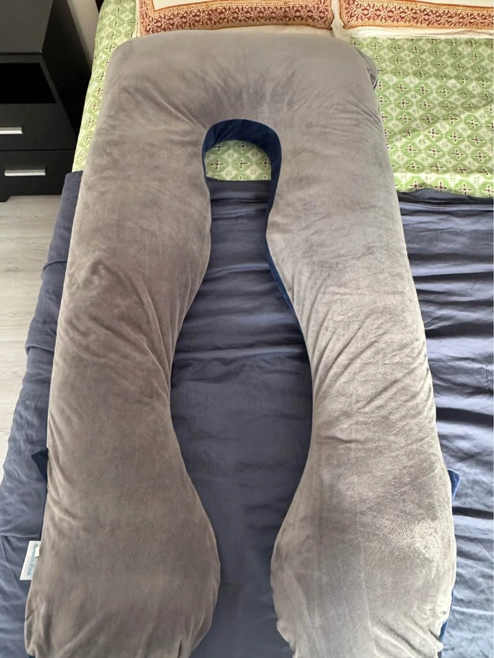 U-Shaped Pregnancy Body Pillow - photo 2