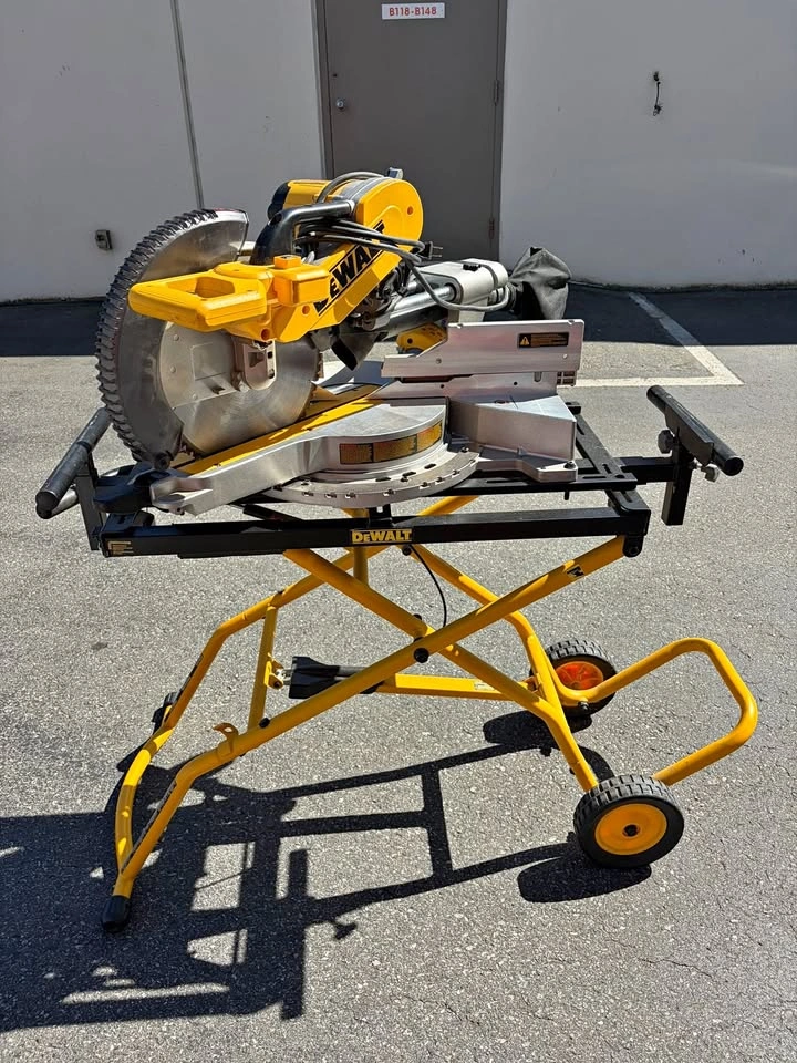 Dewalt DWS780 12in Compound Miter Saw /w Stand