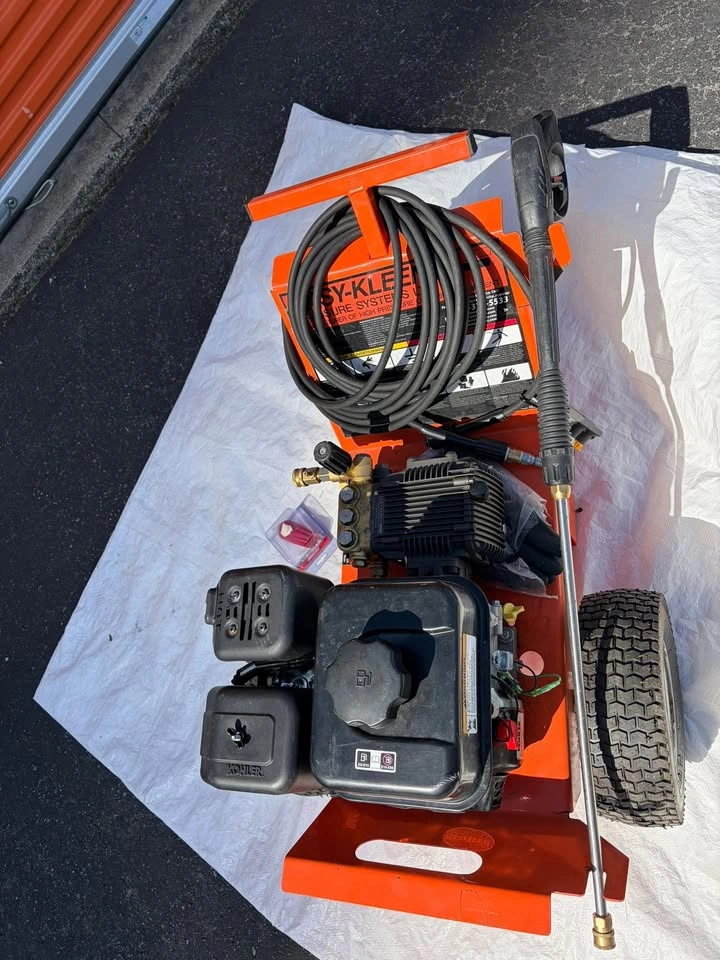 Easy-Kleen 2700 PSI Commercial Cold Water Gas Pressure Washer - photo 2