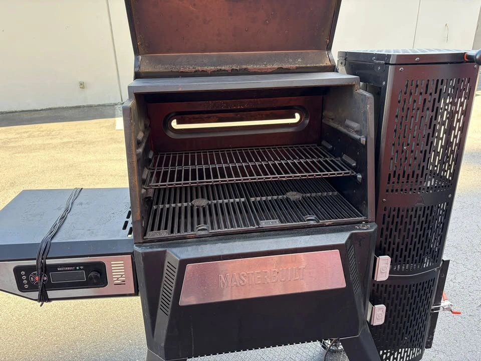 Master Built Gravity Series 560 Charcoal Smart Grill & Smoker - photo 2