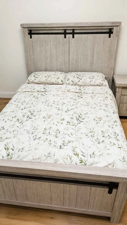 Ashley 4 piece Queen bedroom furniture set - photo 3