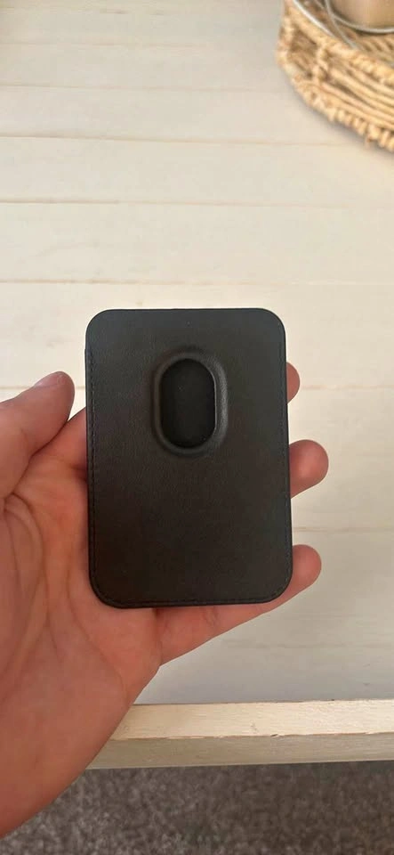 Apple Wallet Finewoven WITH MAGSAFE LIKE NEW