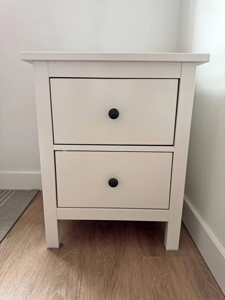 White 2-Drawer Nightstand